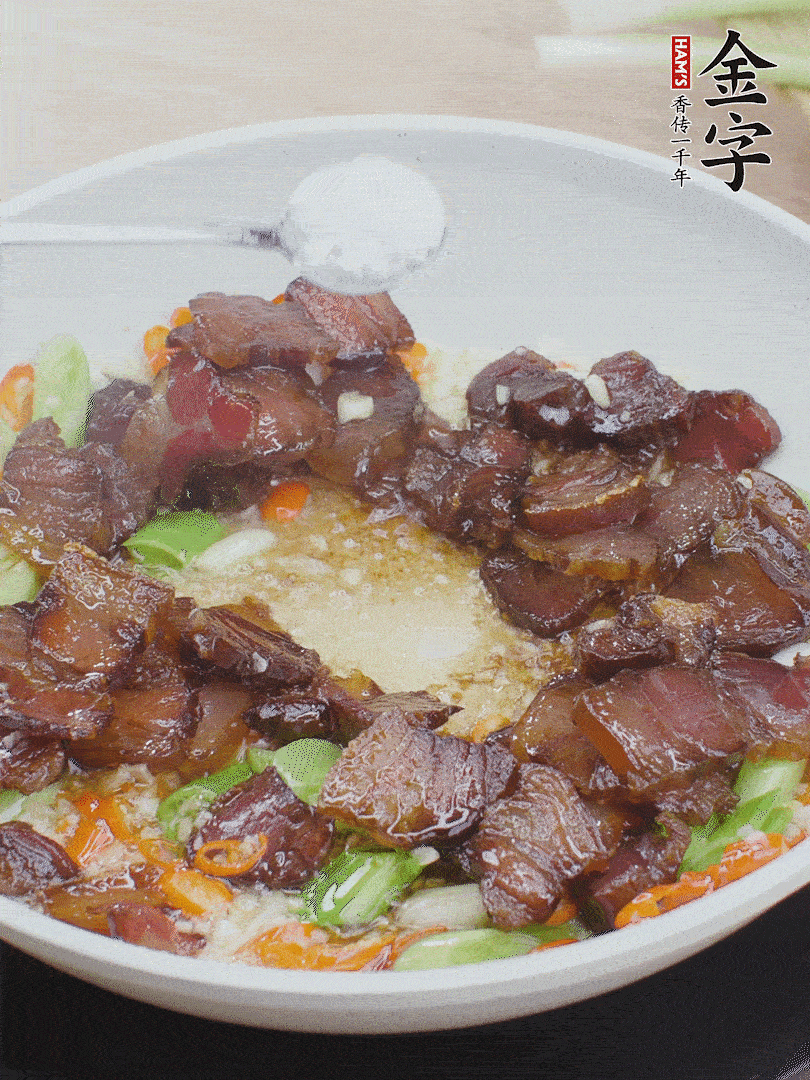 下醬油肉，一點(diǎn)生抽、白糖調(diào)味。