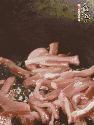 再放豌豆苗翻炒均勻。